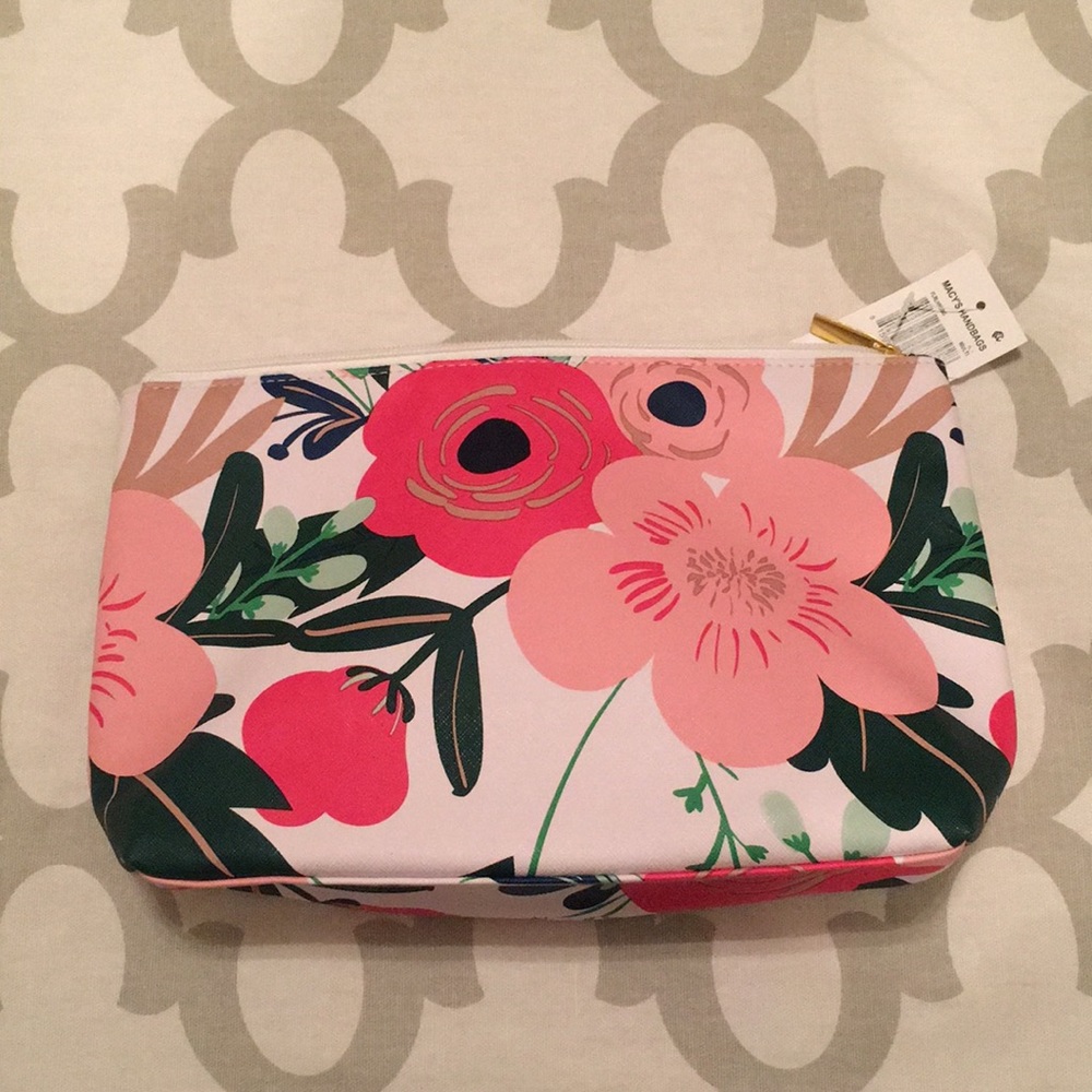 MACY’S HANDBAGS FLORAL POUCH.